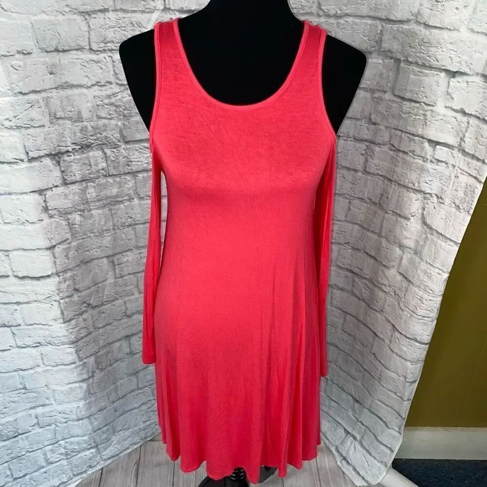 Iliad USA women S Scoopneck cold shoulder shift dress